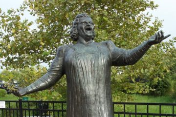 Wildwood Mayor Wants The Kate Smith Statue In Wildwood 