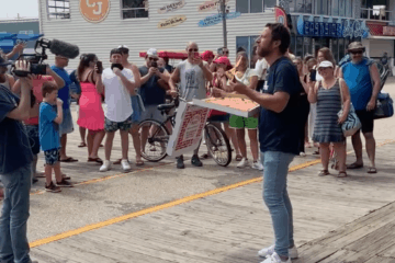 Dave Portnoy Comes To Wildwood And Rates Sam’s Pizza And Mack's Pizza
