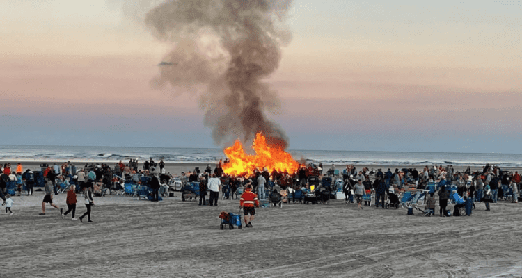 N. Wildwood Family Holiday Beach Bonfire - 2021