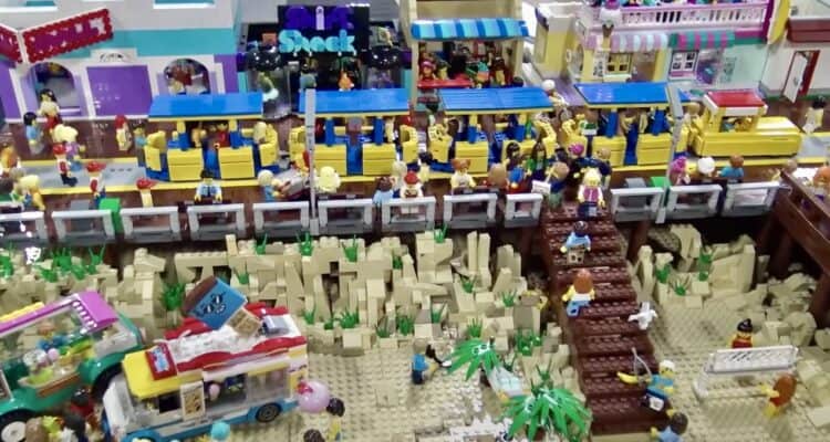 Uden svinekød Databasen LEGO Fans Create Wildwood-Themed LEGO Set - Tilewood - Wildwood Video  Archive