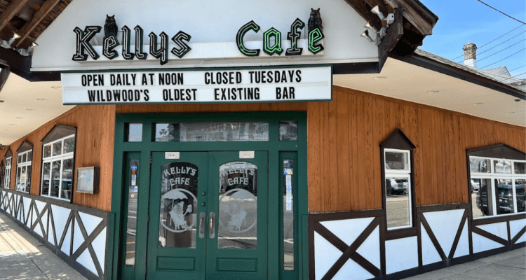 Kelly’s Cafe To Remain A Landmark After Sale