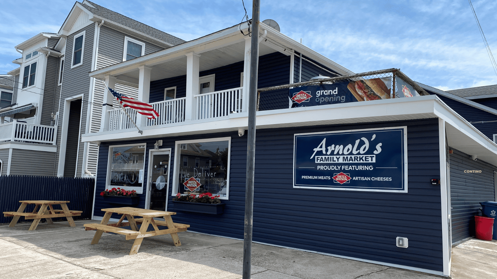 NEW - Arnold's Family Market
